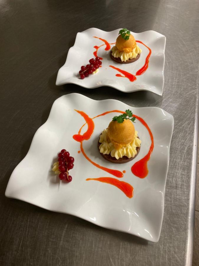 Aux Vieux Arceaux Hotel Mercuer Kültér fotó