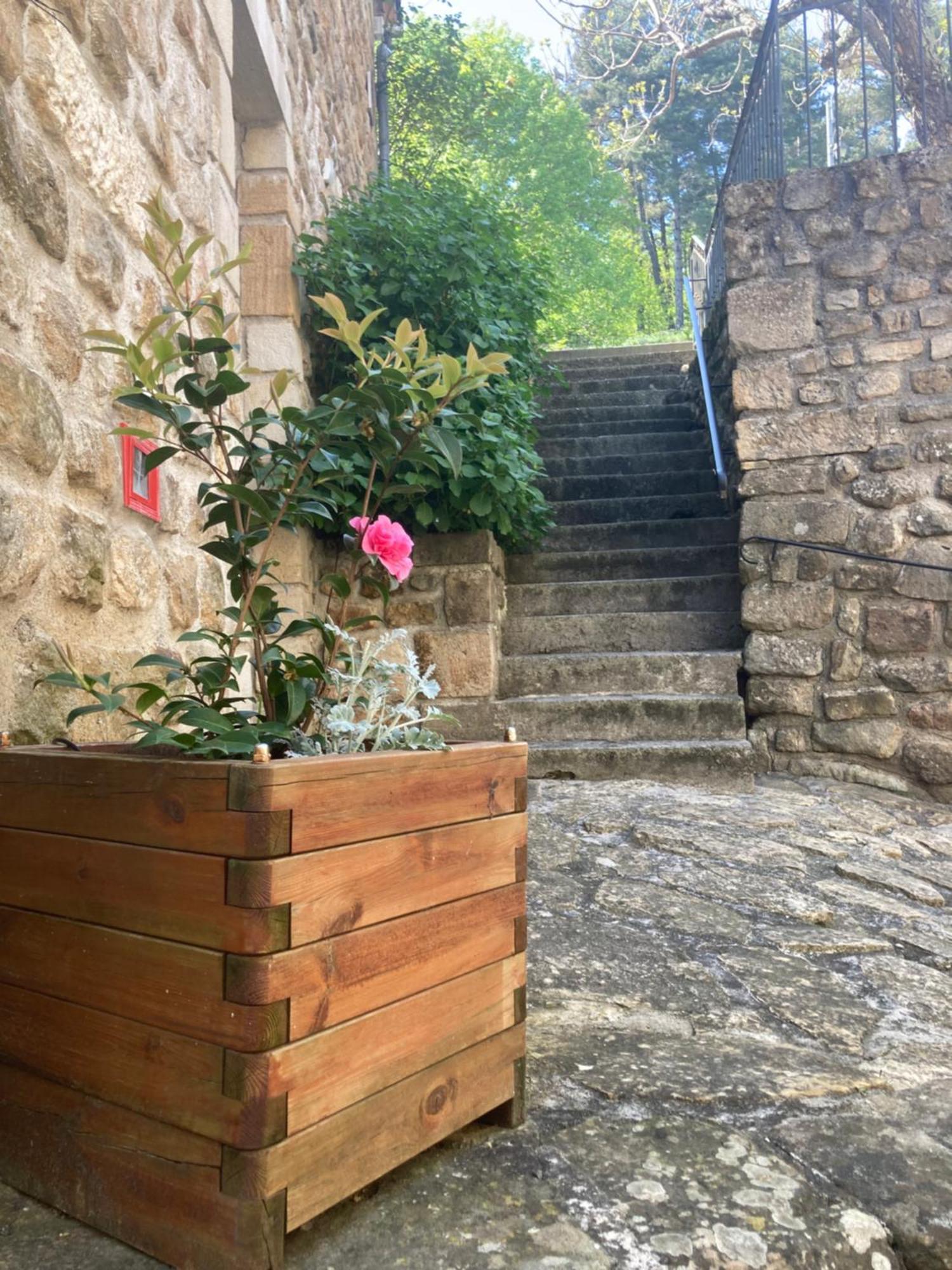 Aux Vieux Arceaux Hotel Mercuer Kültér fotó