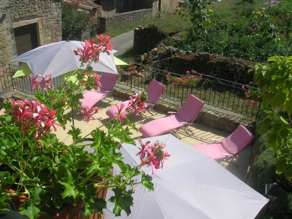 Aux Vieux Arceaux Hotel Mercuer Szoba fotó