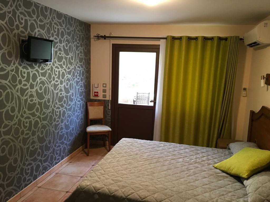 Aux Vieux Arceaux Hotel Mercuer Kültér fotó