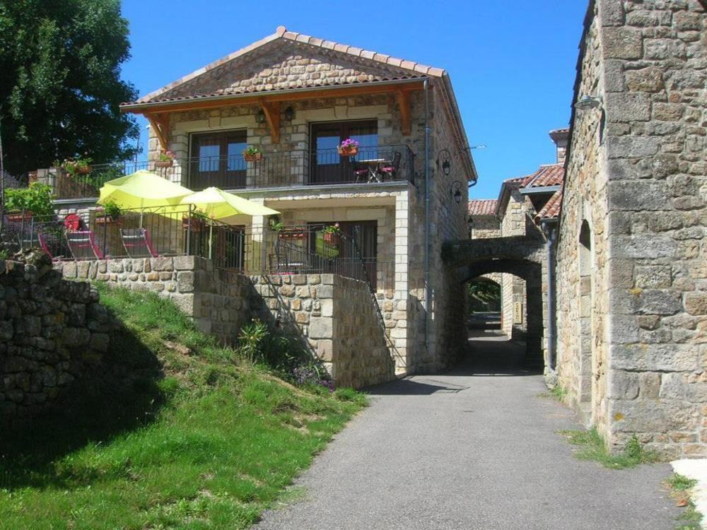 Aux Vieux Arceaux Hotel Mercuer Kültér fotó