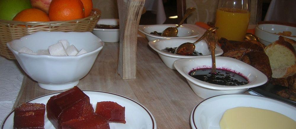 Aux Vieux Arceaux Hotel Mercuer Kültér fotó