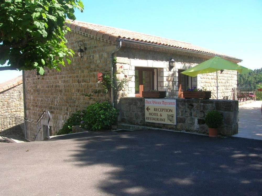 Aux Vieux Arceaux Hotel Mercuer Kültér fotó