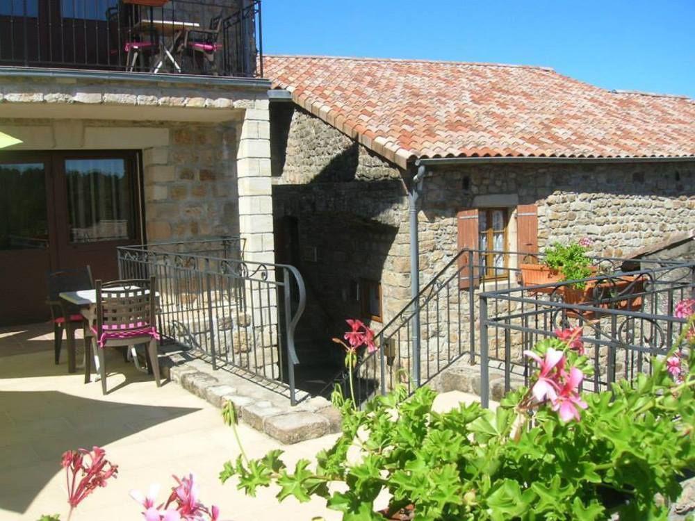 Aux Vieux Arceaux Hotel Mercuer Kültér fotó