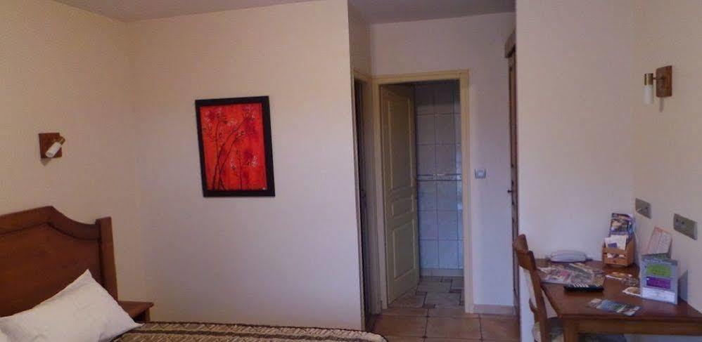 Aux Vieux Arceaux Hotel Mercuer Kültér fotó