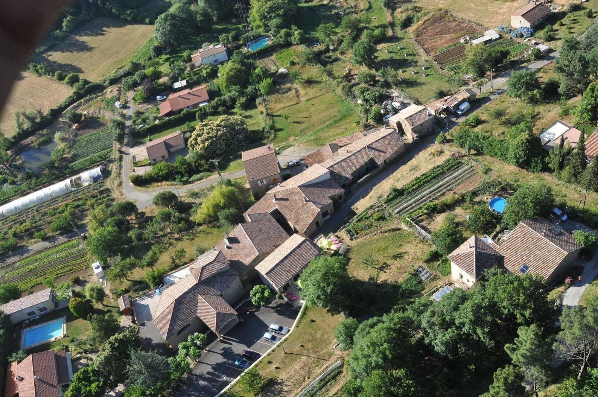 Aux Vieux Arceaux Hotel Mercuer Kültér fotó