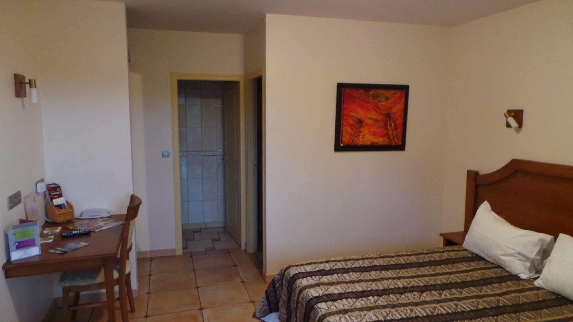 Aux Vieux Arceaux Hotel Mercuer Kültér fotó