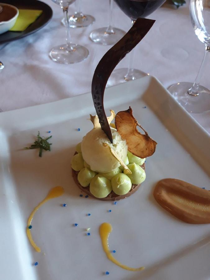 Aux Vieux Arceaux Hotel Mercuer Kültér fotó