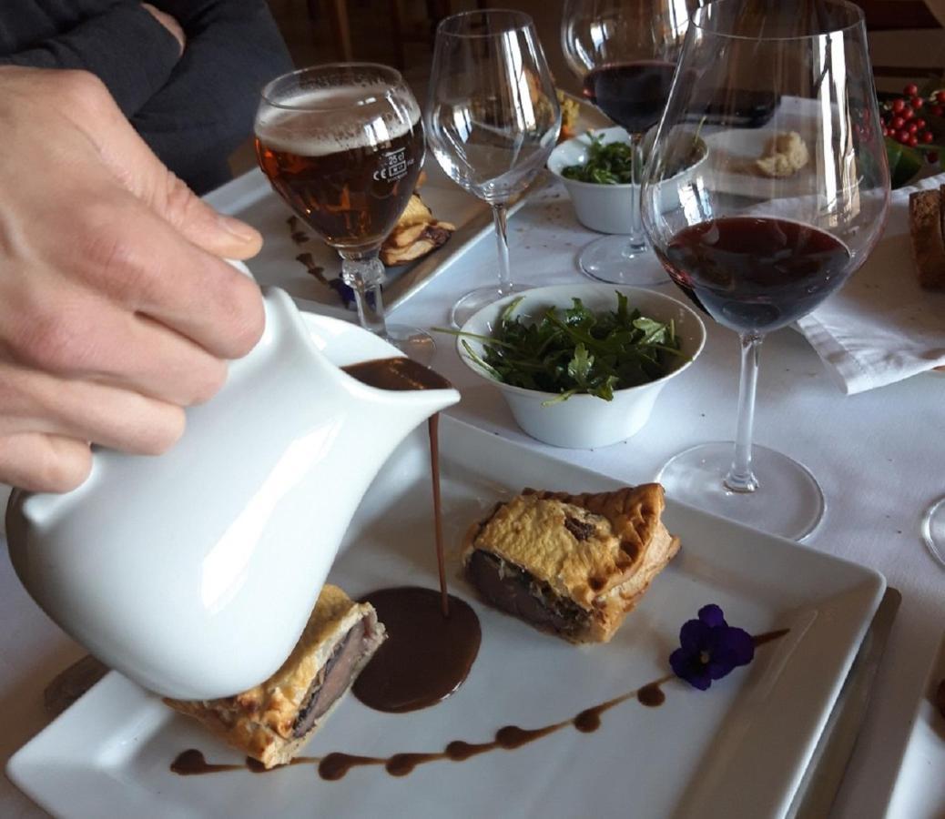Aux Vieux Arceaux Hotel Mercuer Kültér fotó